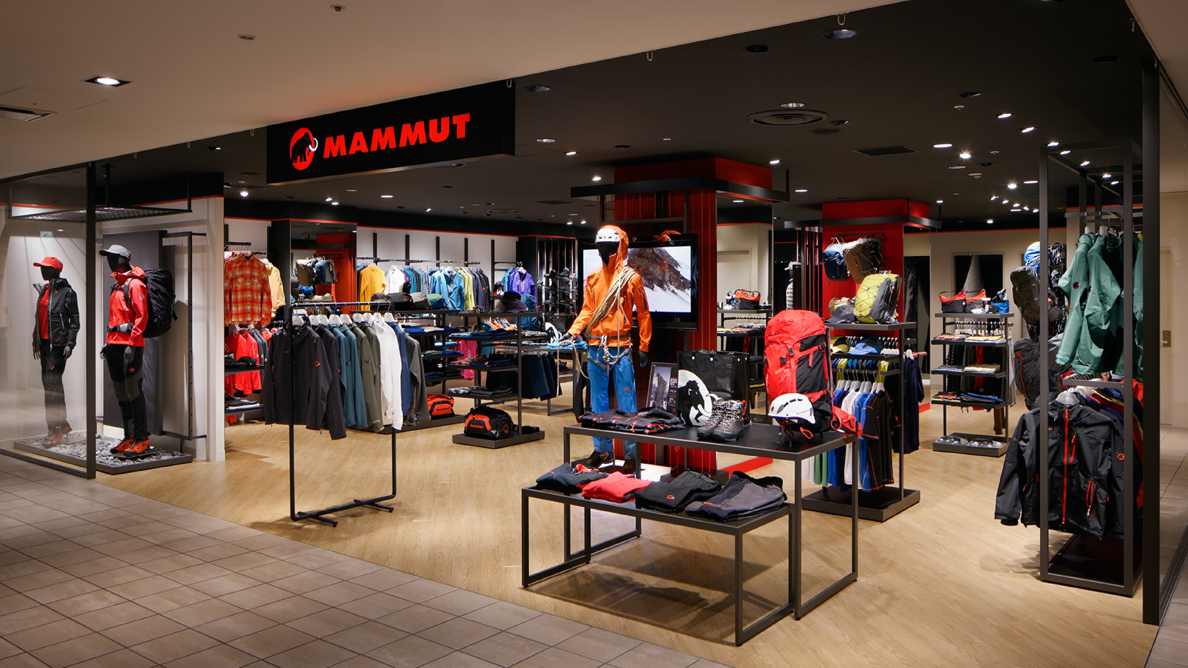 Mammut Store Entrance