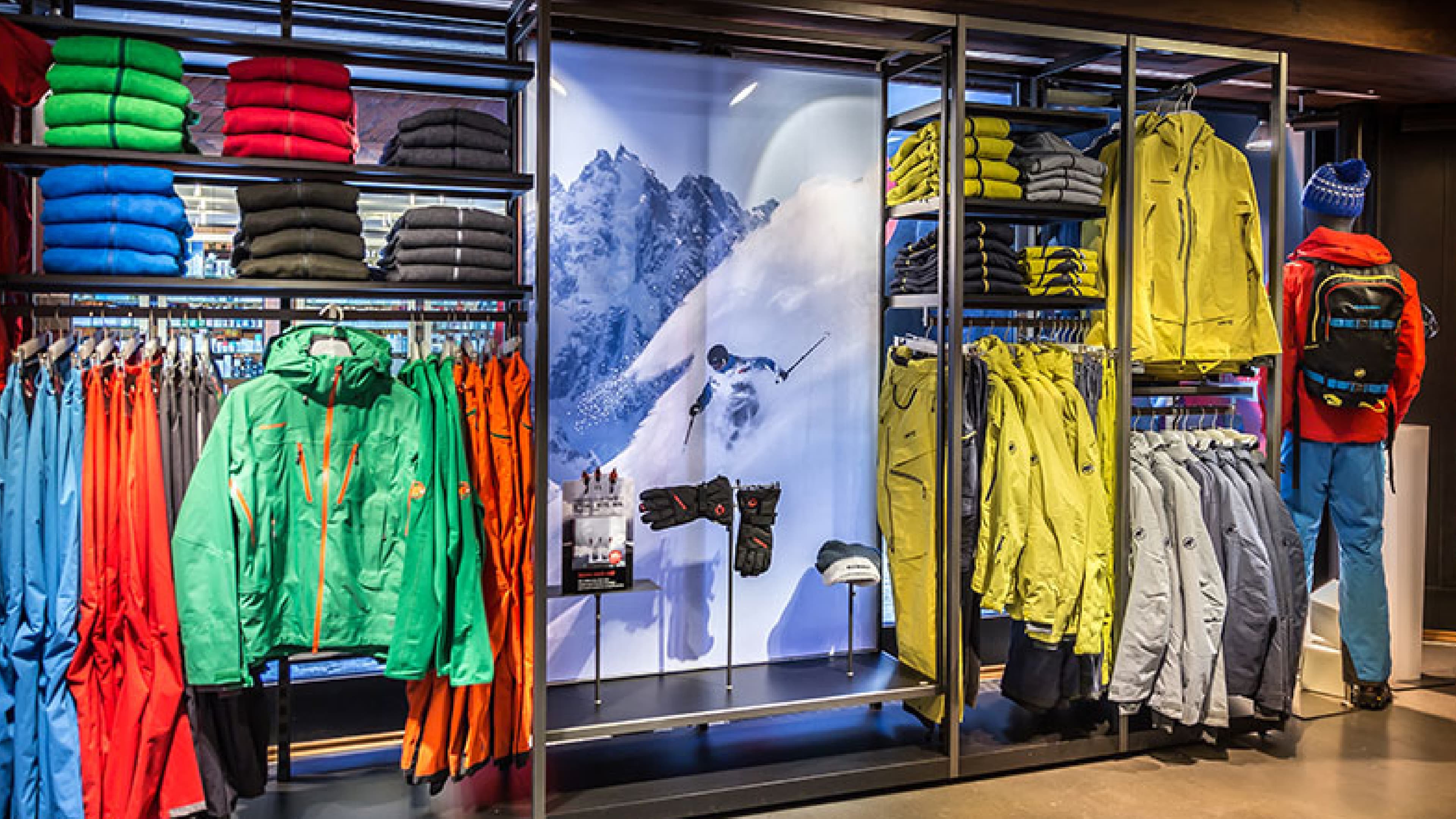 Mammut Ski Display
