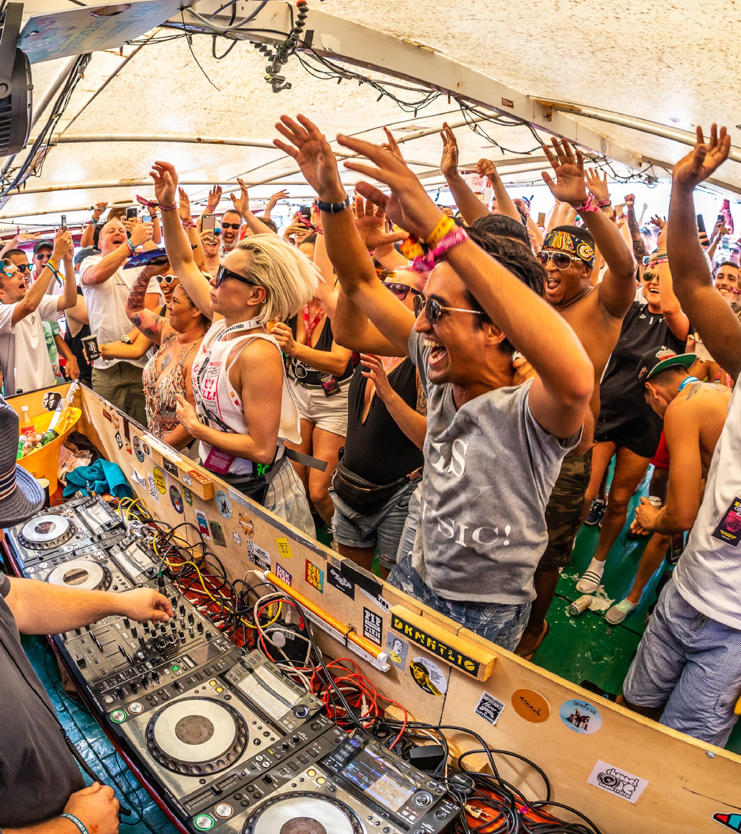 Toshiba Defected Crowd Photo