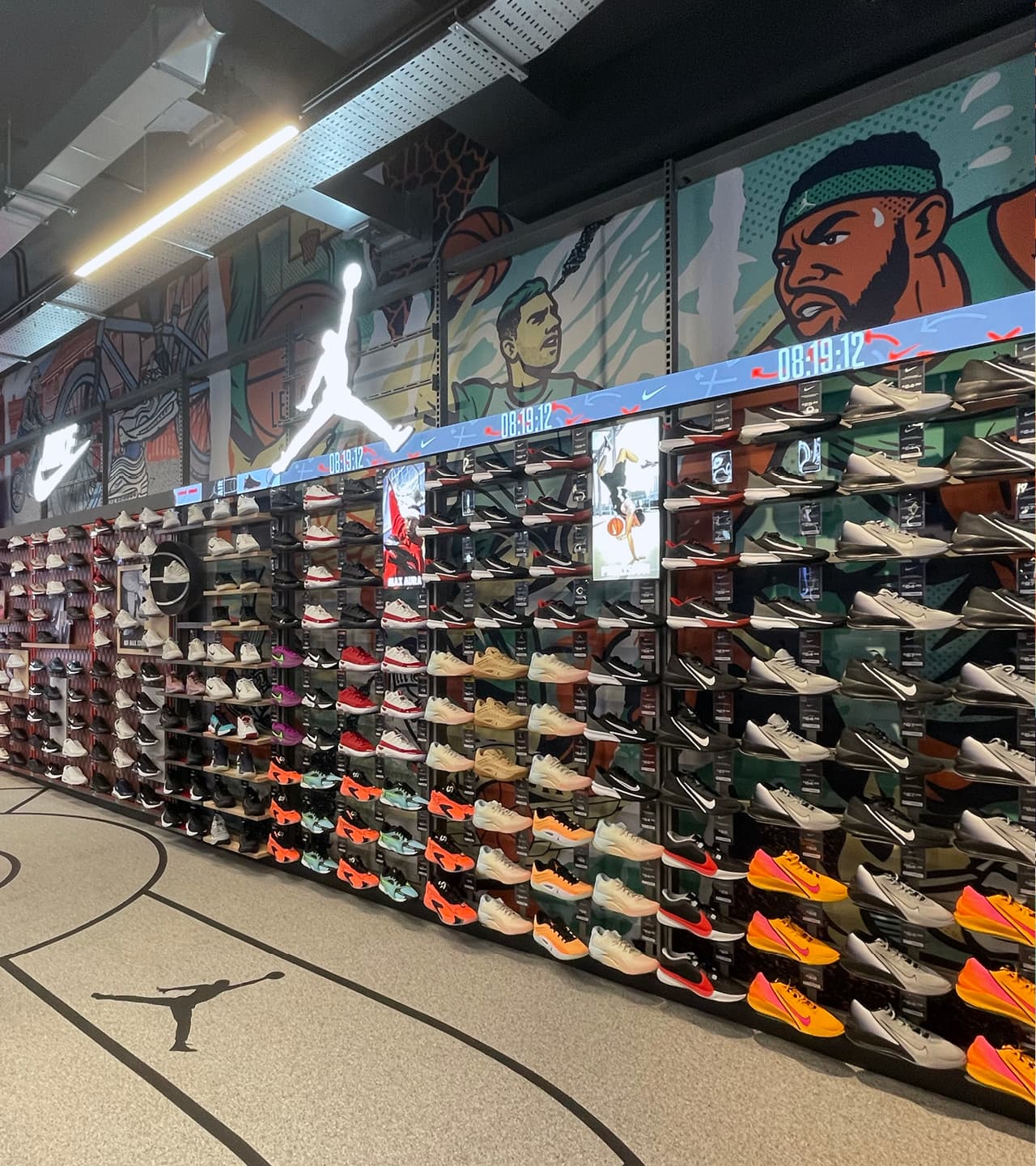 Nike retail activation graphics — The One Off